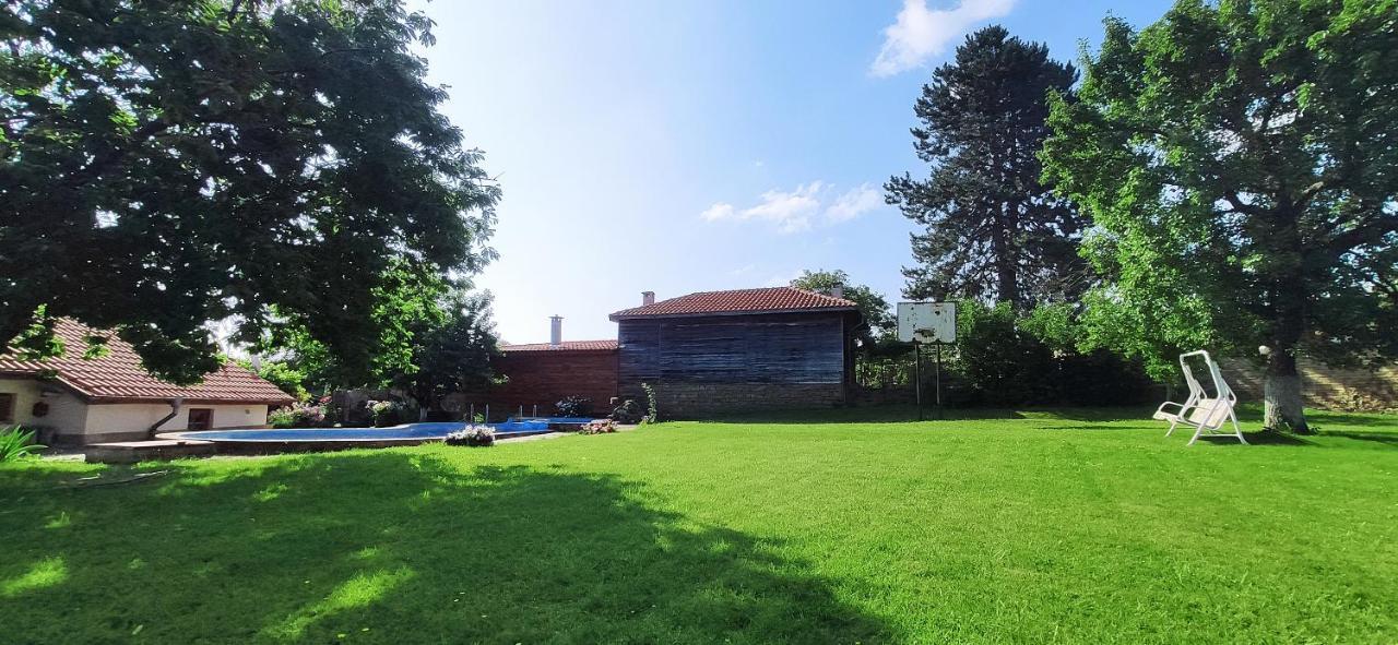Villa Хаджикольовата Къща Medven Exterior foto